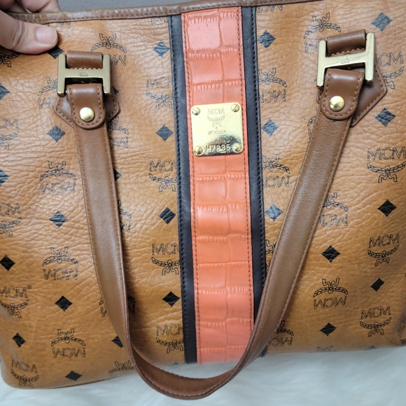 100% Authentic MCM CONGNAC shopper tote - Picture 2 of 16